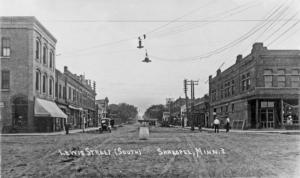First Avenue looking south up Lewis Street, circa 1915   