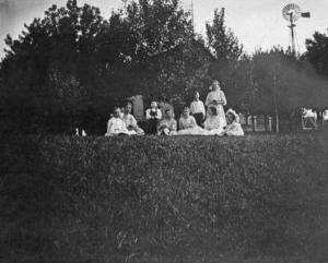 Happy bunch, Aug. 12, 1906    