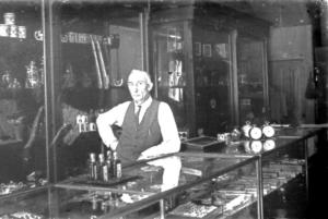 L. Schaefer, Jeweler    