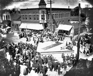 Street Fair on First Avenue, 1908